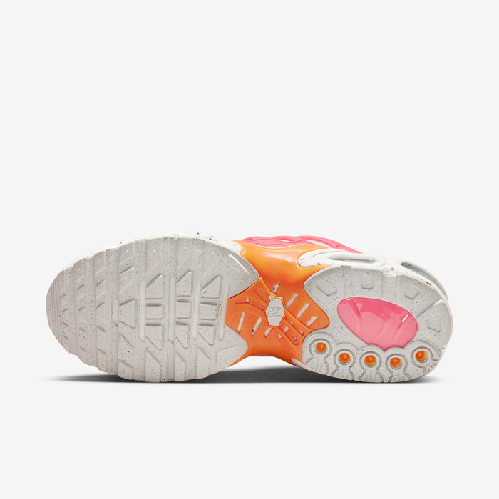 Nike Air Max Terrascape Plus “Vivid Orange / Velvet Brown” (Women's)